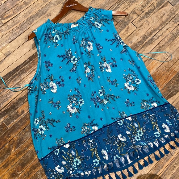 JohnPaul Richard ruffled neck tank - Picture 1 of 3